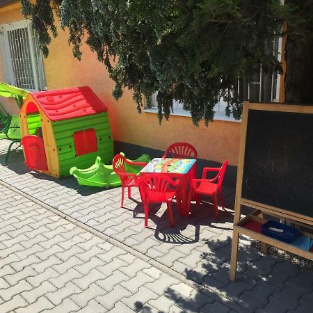 Guesthouse Zuzana Spacince Eksteriør bilde