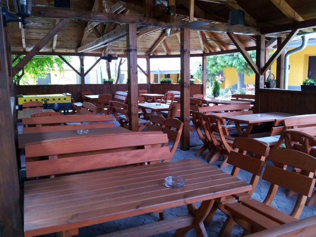 Guesthouse Zuzana Spacince Eksteriør bilde