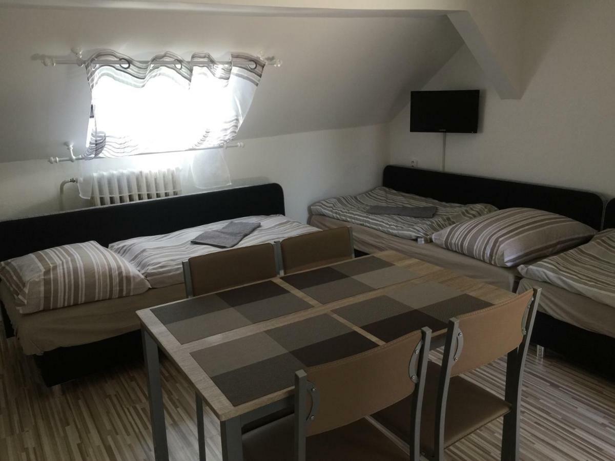 Guesthouse Zuzana Spacince Eksteriør bilde