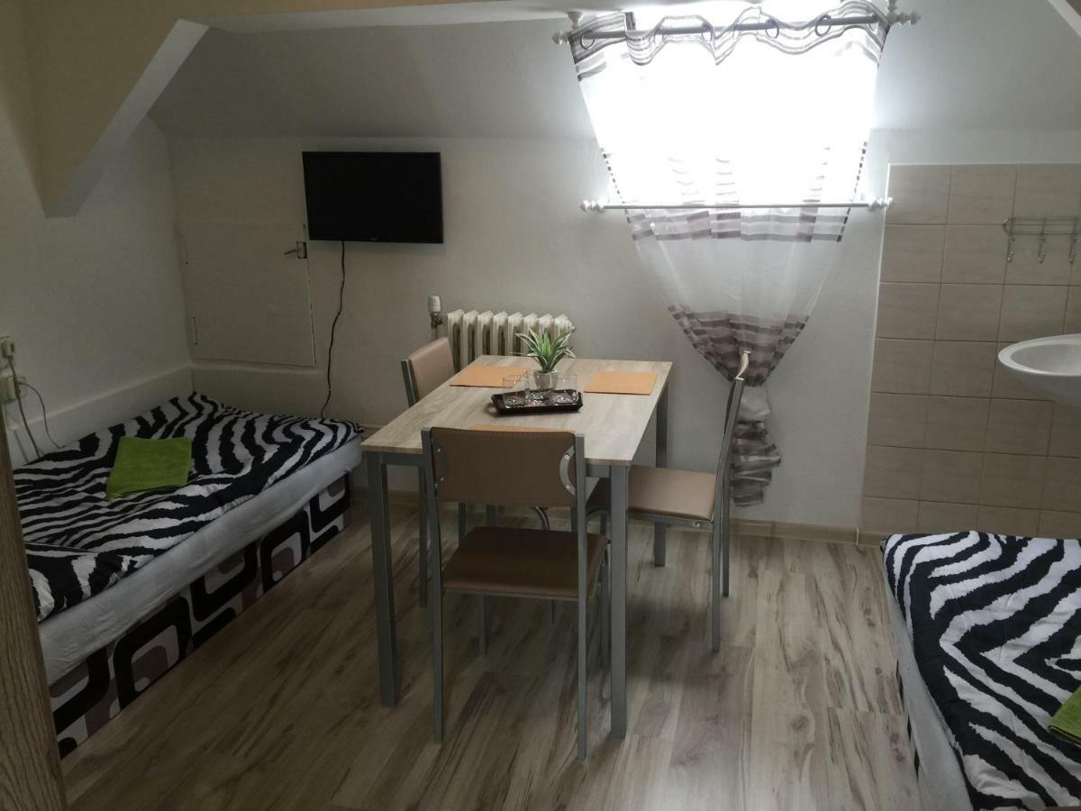 Guesthouse Zuzana Spacince Eksteriør bilde